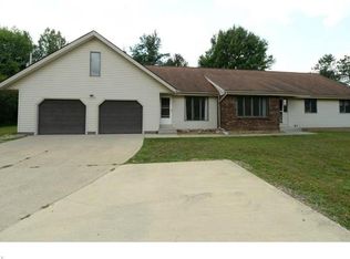 17630 Mennell Rd, Grafton, OH 44044