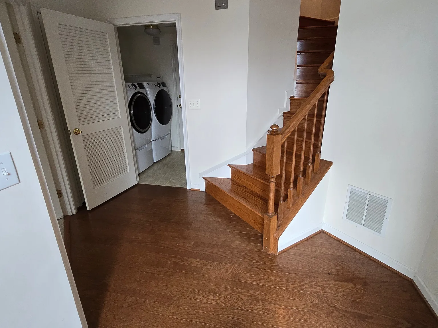 3 bed, 2.5 bath, 2600 sqft, $4,700 — Photo 4