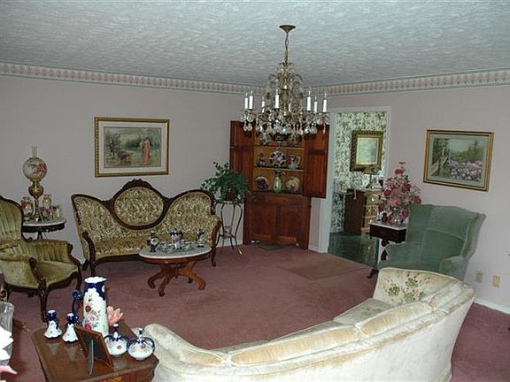 3rd image of 16 Lakeview Dr