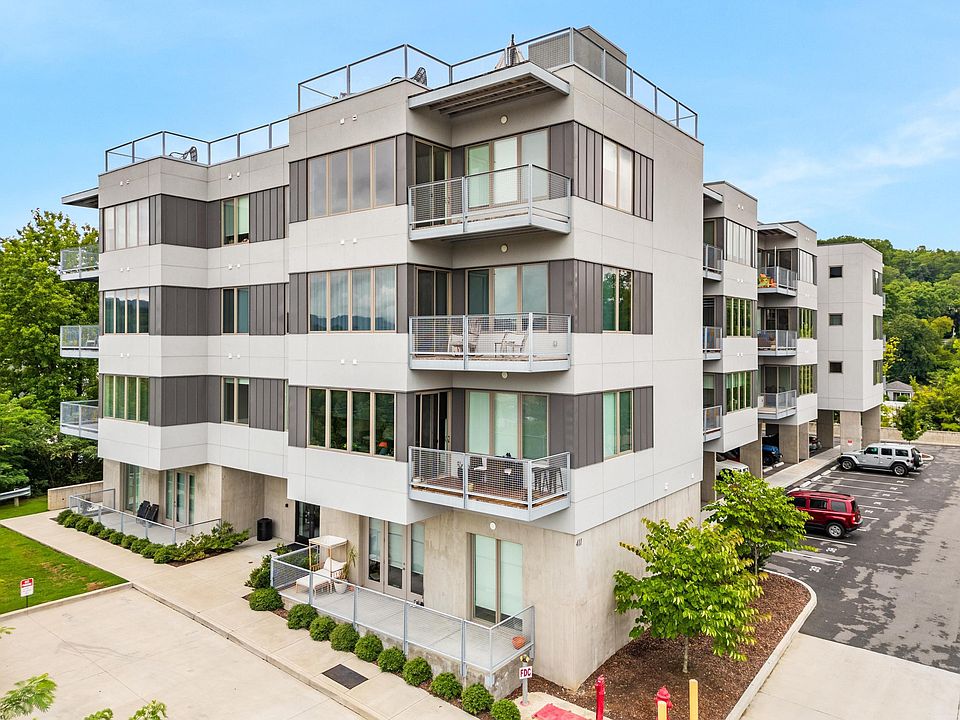 1st image of 411 Fairpoint St #305