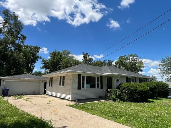 7218 Maryland Dr, Urbandale, IA 50322