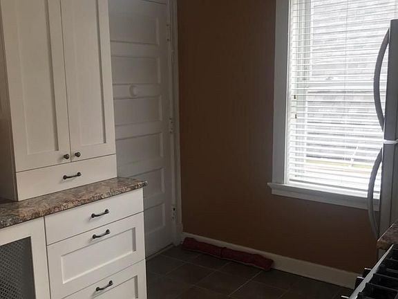 4th image of 1343 W Waveland Ave