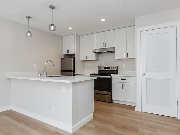 4th image of 240 Saint Josephs Ave APT 114