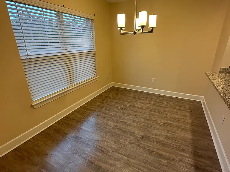 Dockside Village Apartments — Photo 56