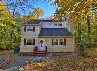 9562 Millwood Dr, Tobyhanna, PA 18466