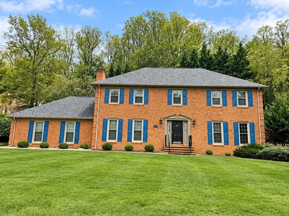 5206 Meadow Creek Dr, Roanoke, VA 24018