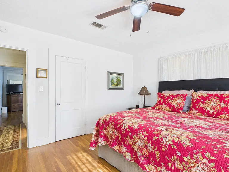 206 N Edison St — Photo 14
