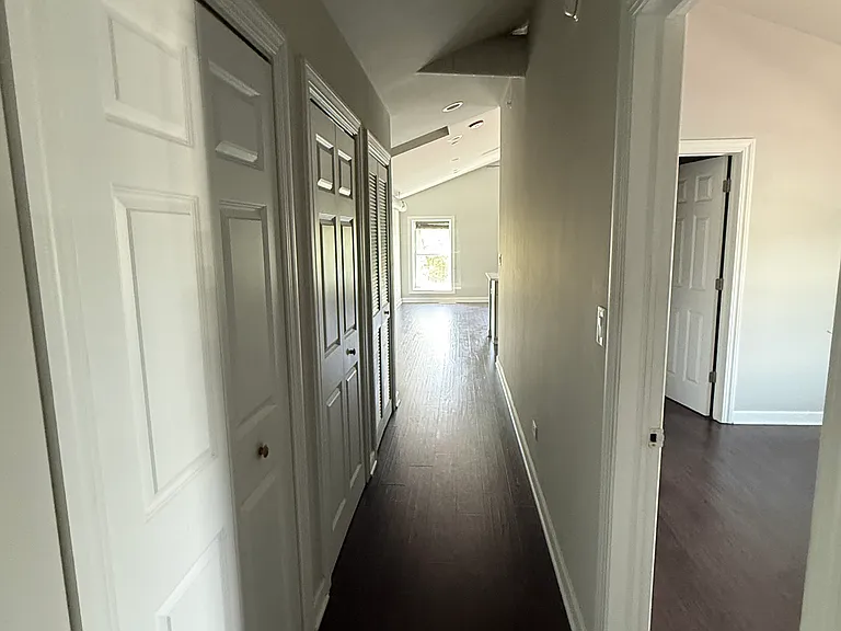 12 N River St — Photo 1