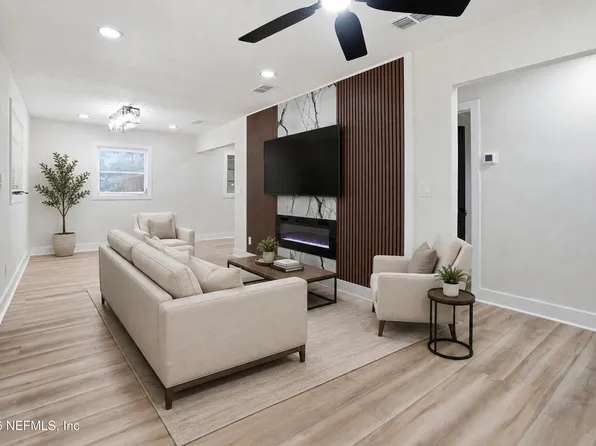 2607 DAVIS Road, Jacksonville, FL 32218