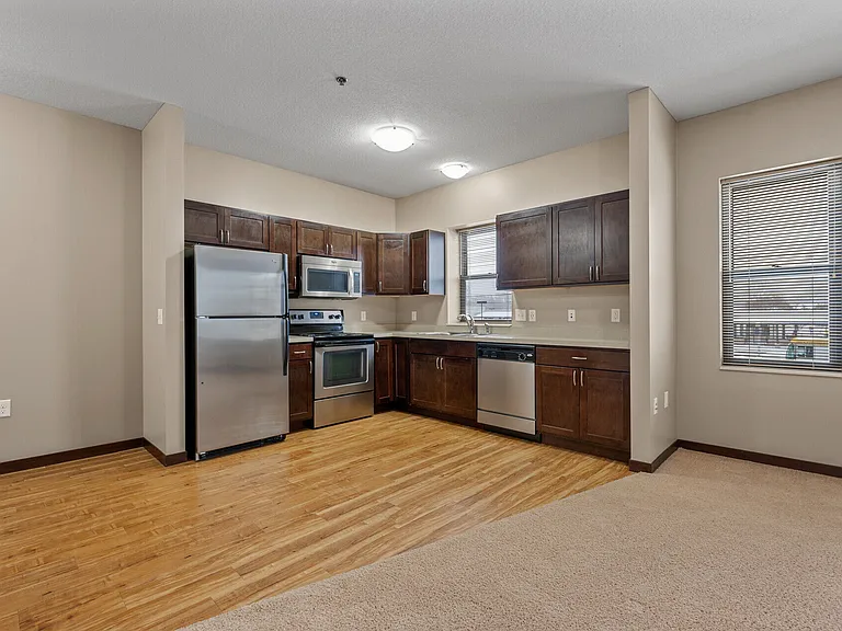 Oaks Station Place — Photo 13
