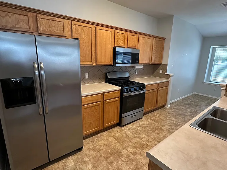 3776 Castle Rock Dr — Photo 16