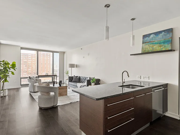 2101 Market St #8O5 — Photo 10