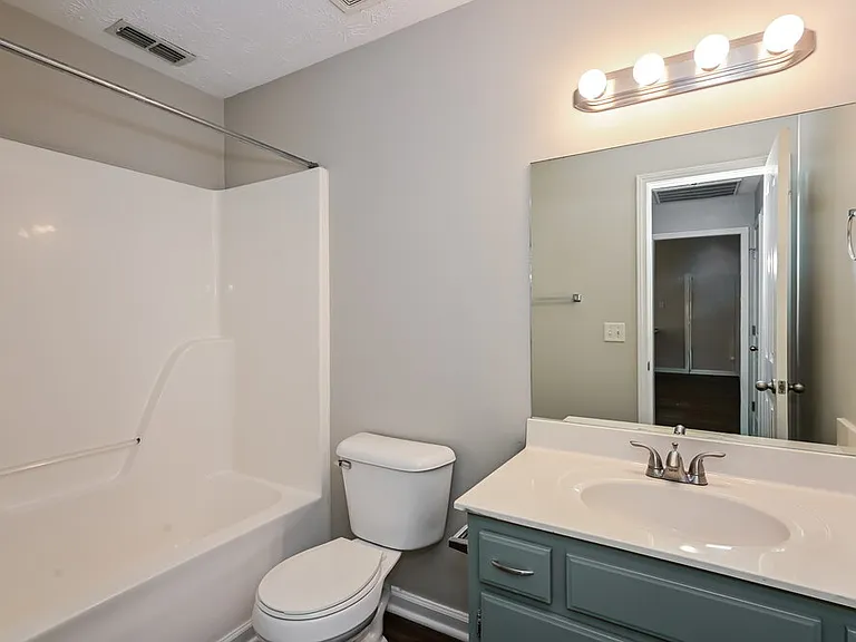 1147 Melvin Dr — Photo 14