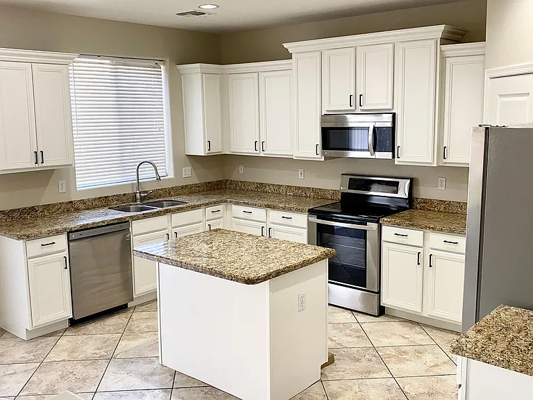 29525 N Smokey Ln — Photo 4