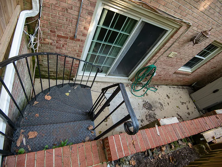 3202 Adams Ct — Photo 38