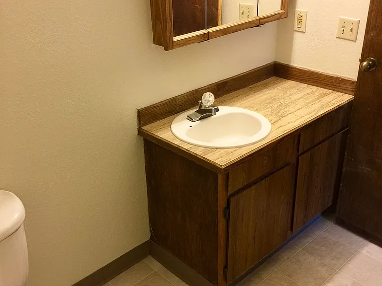 Freshly Renovated - Southside 3 Bedroom — Photo 10