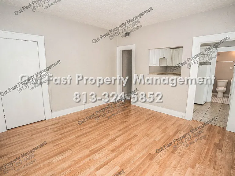 549 2nd St N #1 — Photo 8