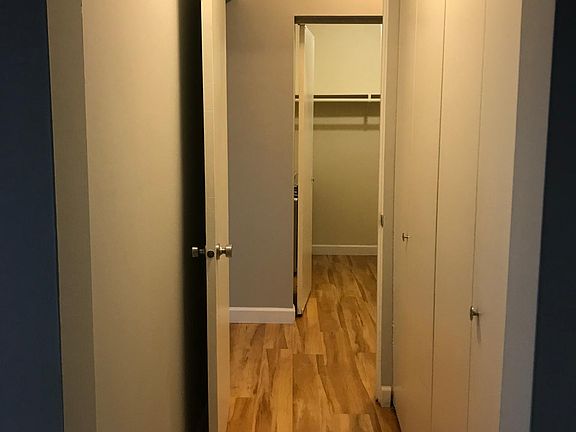 2nd image of 2154 N Lincoln Ave