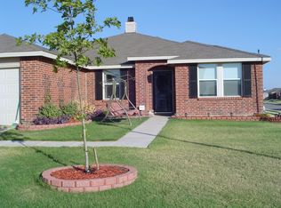 300 Daisy Ln, Burleson, TX 76028