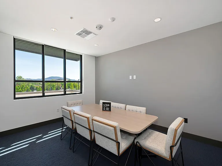 Halcyon Apartments — Photo 37