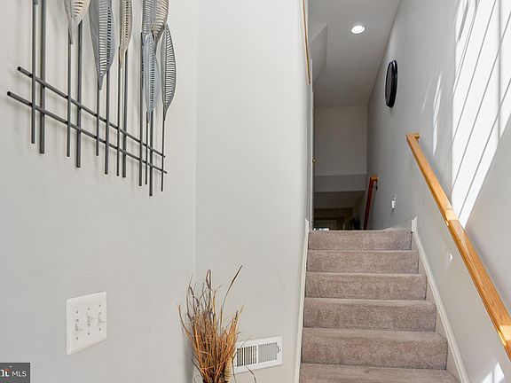 3rd image of 8408 Chaucer House Ct