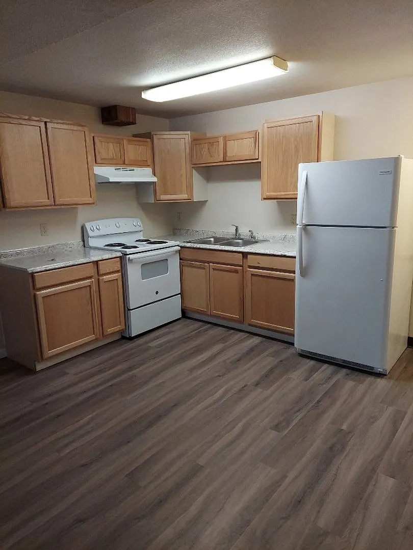 Maplecrest Apartments — Photo 2