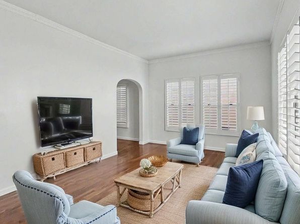 203 N Almont Dr APT 3