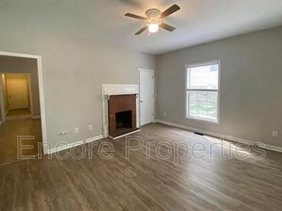2nd image of 1006 Parker St