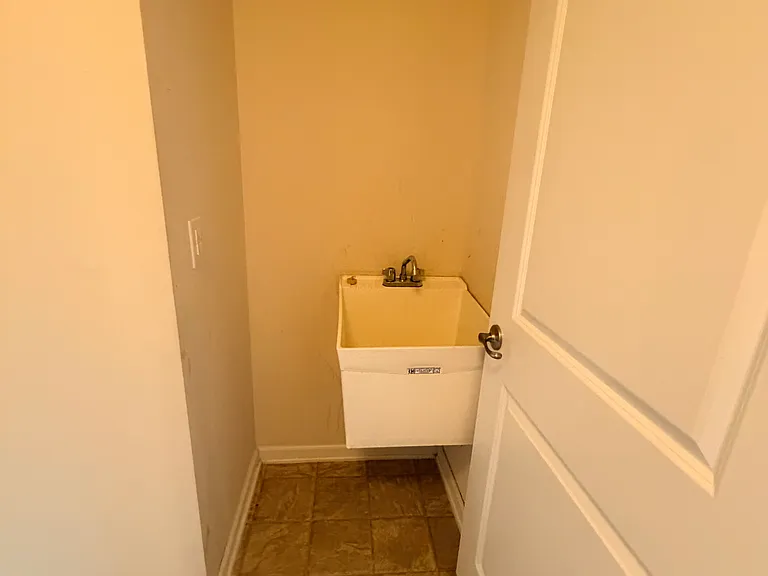 5816 Selkirkshire Rd — Photo 25