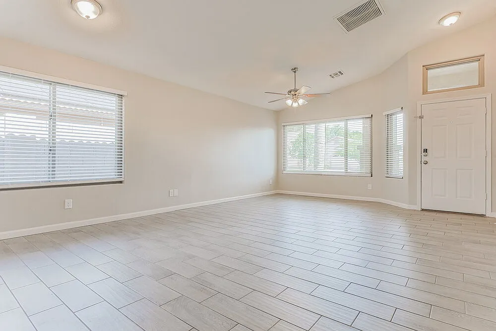 4 bed, 2.0 bath, 1685 sqft, $2,510 — Photo 3