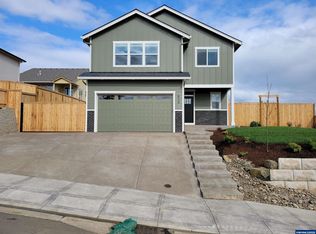 612 NW Crater Lake Dr, Dallas, OR 97338