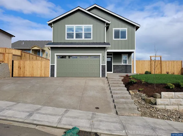 612 NW Crater Lake Dr, Dallas, OR 97338