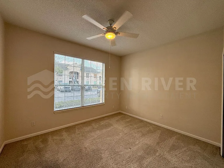 204 Augusta Cir — Photo 15