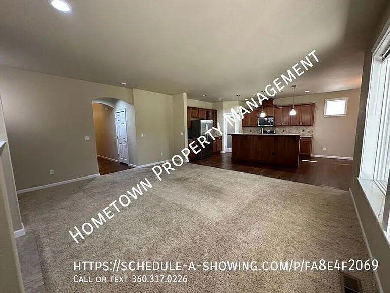 4241 Dudley Dr NE — Photo 3