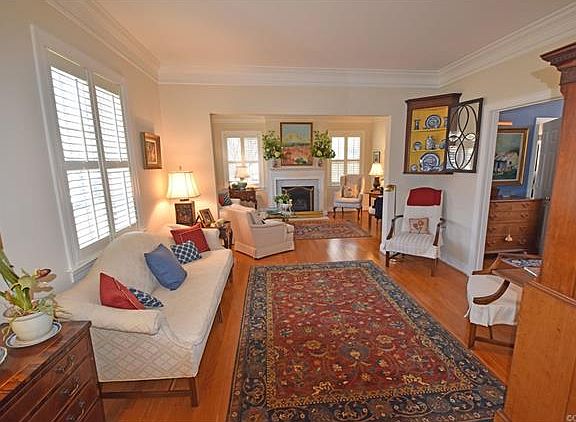 5th image of 31 W Locke Ln #31