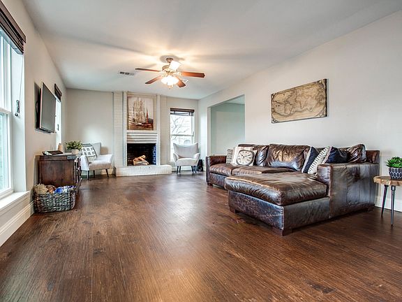 2nd image of 1900 Forestwood Dr