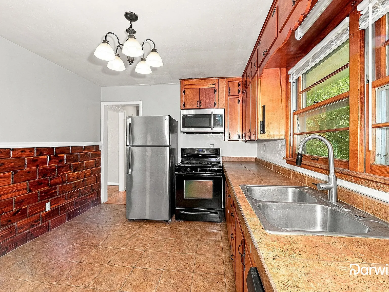 3 bed, 1.0 bath, 1258 sqft, $1,495 — Photo 4