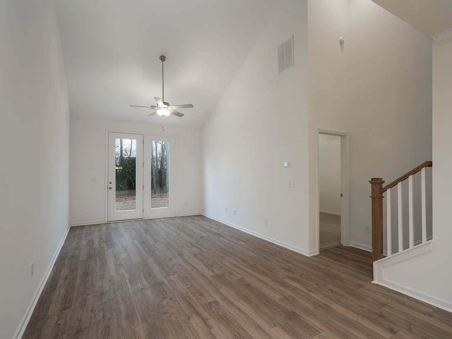 3 bed, 2.5 bath, 1693 sqft, $1,745 — Photo 4