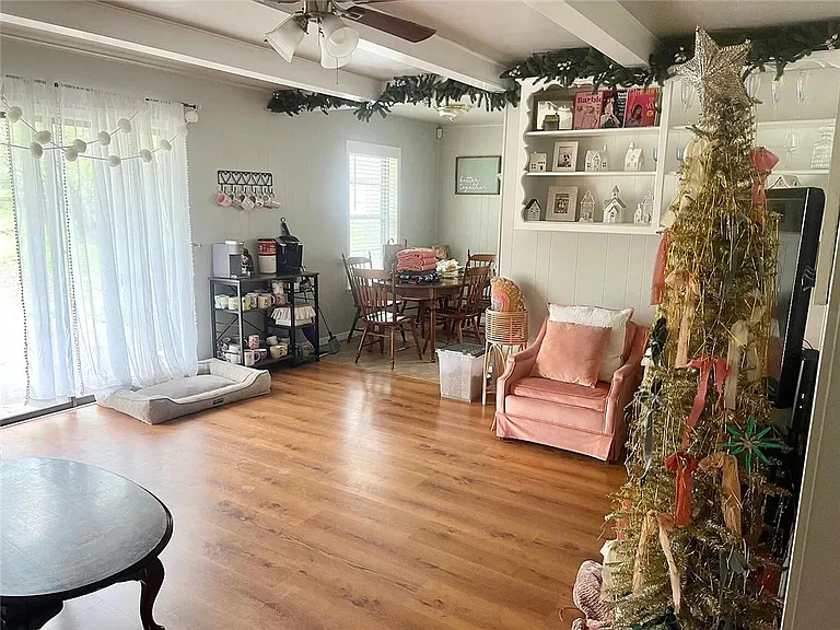1403 Village Dr — Photo 4