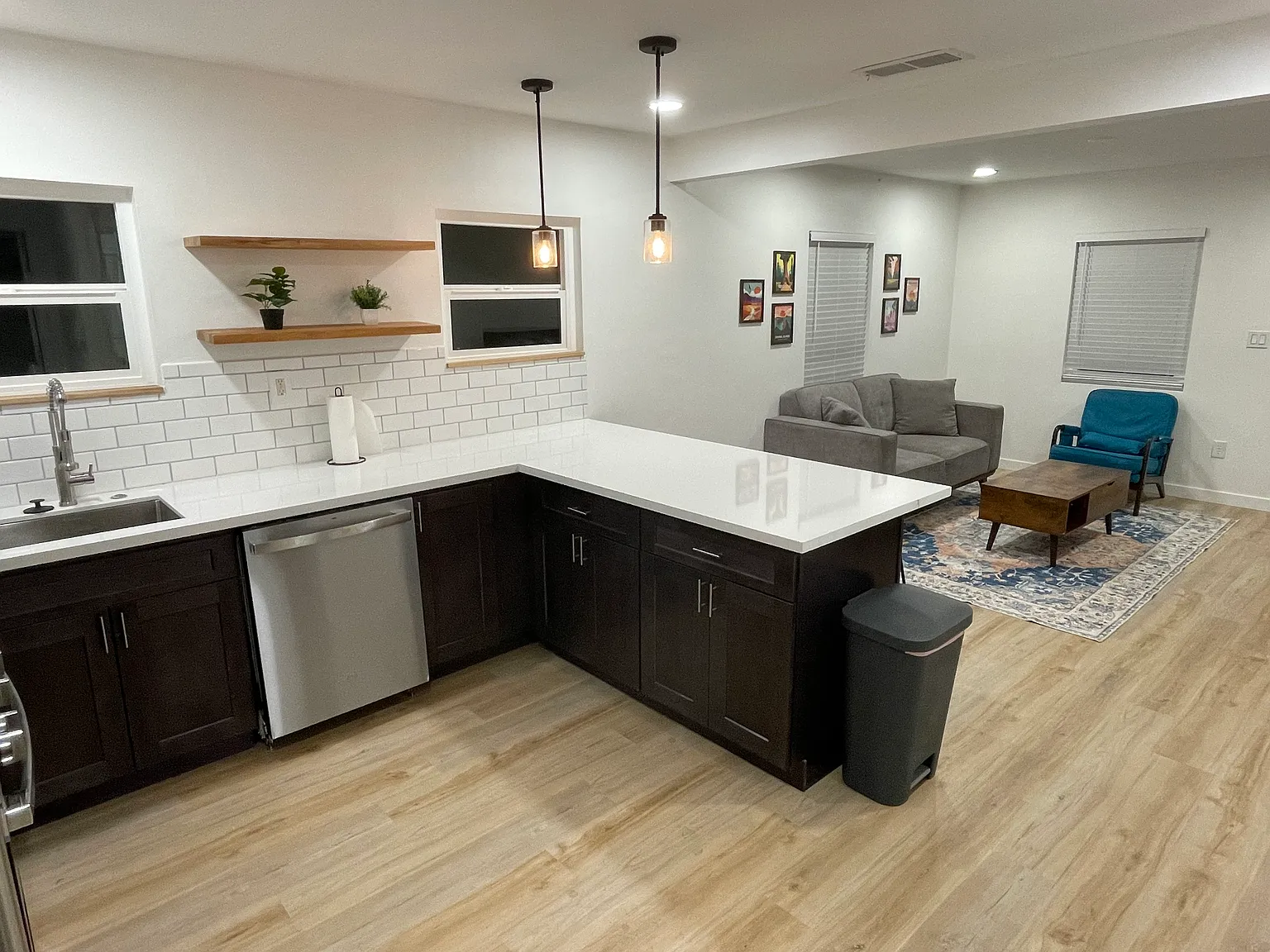 2 bed, 700 sqft, $3,300 — Photo 2