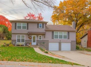 1413 NE 53rd St, Kansas City, MO 64118
