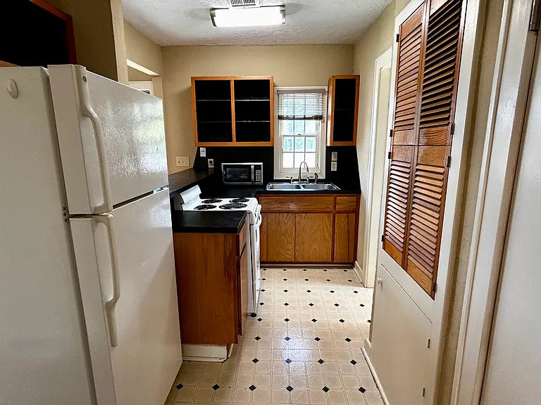 731 Jenkins Ave #B — Photo 7