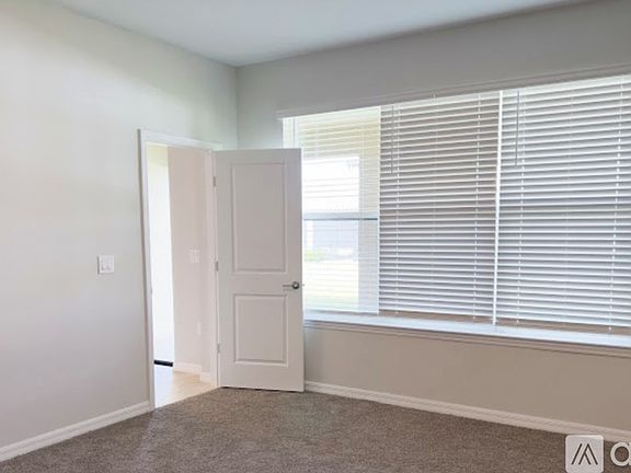 4th image of 1981 Goblet Cove St Suite 3