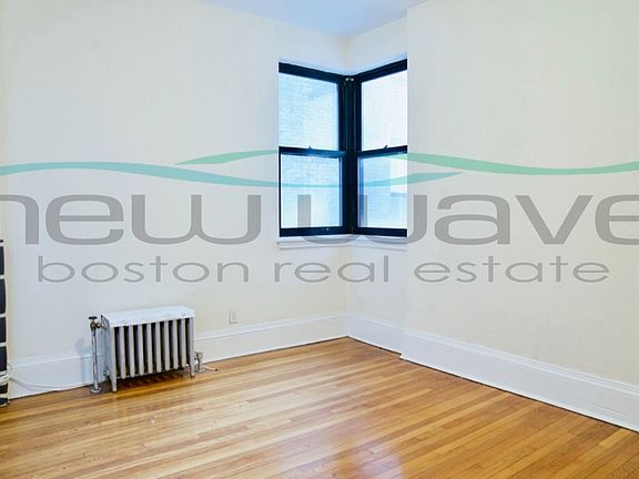 2nd image of 504 Beacon St APT 24