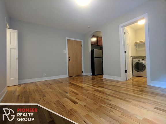 3rd image of 550 W Arlington Pl #550205