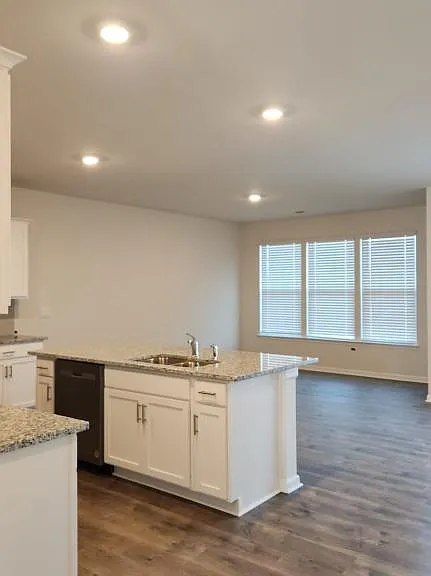 1667 Hallview Ct — Photo 7