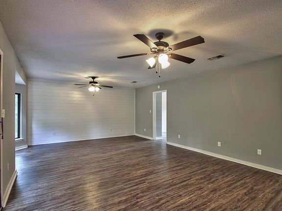 3rd image of 8268 Balmoral Dr