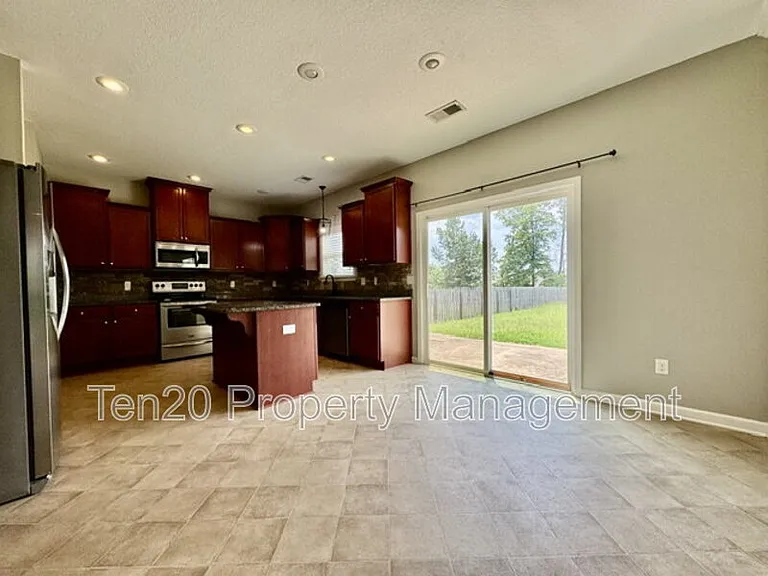 9708 Yellow Pine Rd — Photo 9