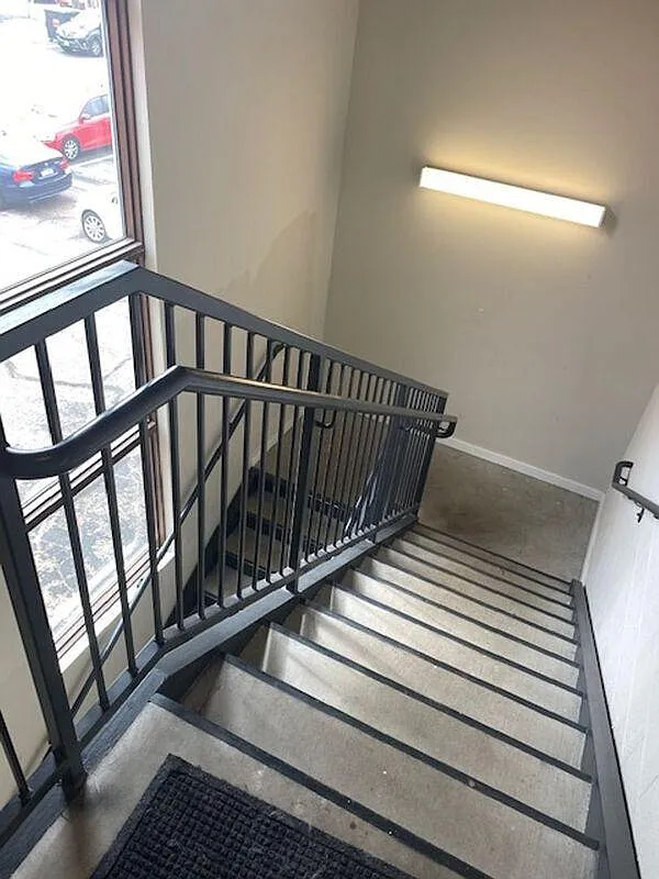 1 bed, 900 sqft, $1,530 — Photo 2