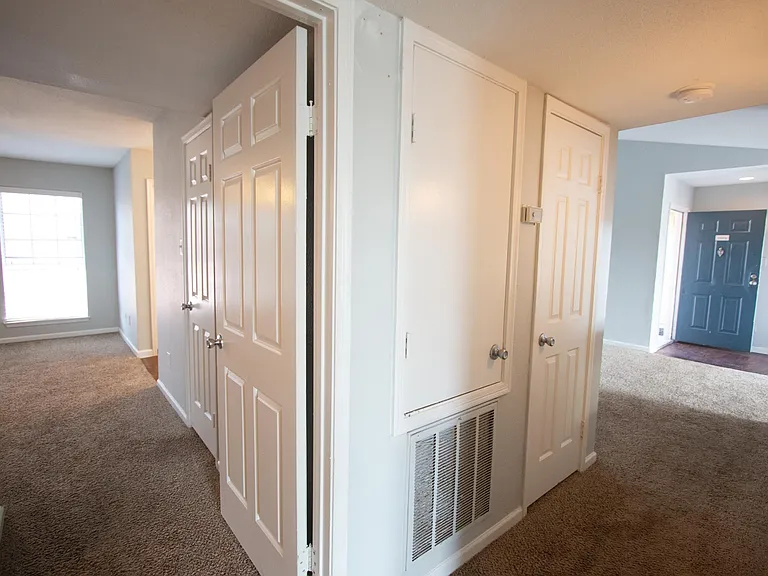 The Claridge Apartments — Photo 17
